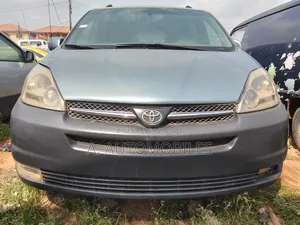 Toyota Sienna XLE 2005 Green