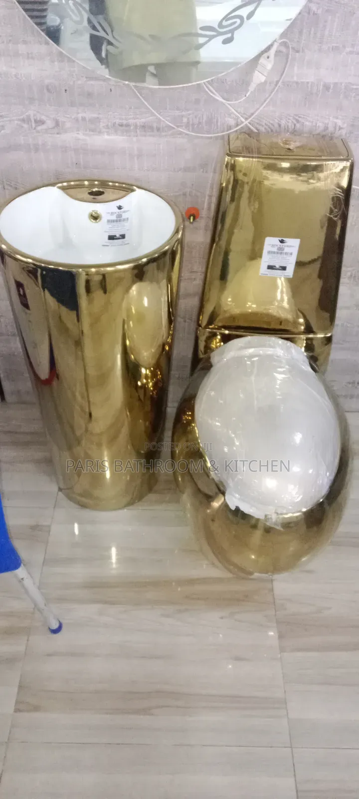 Egg Gold Water Closet