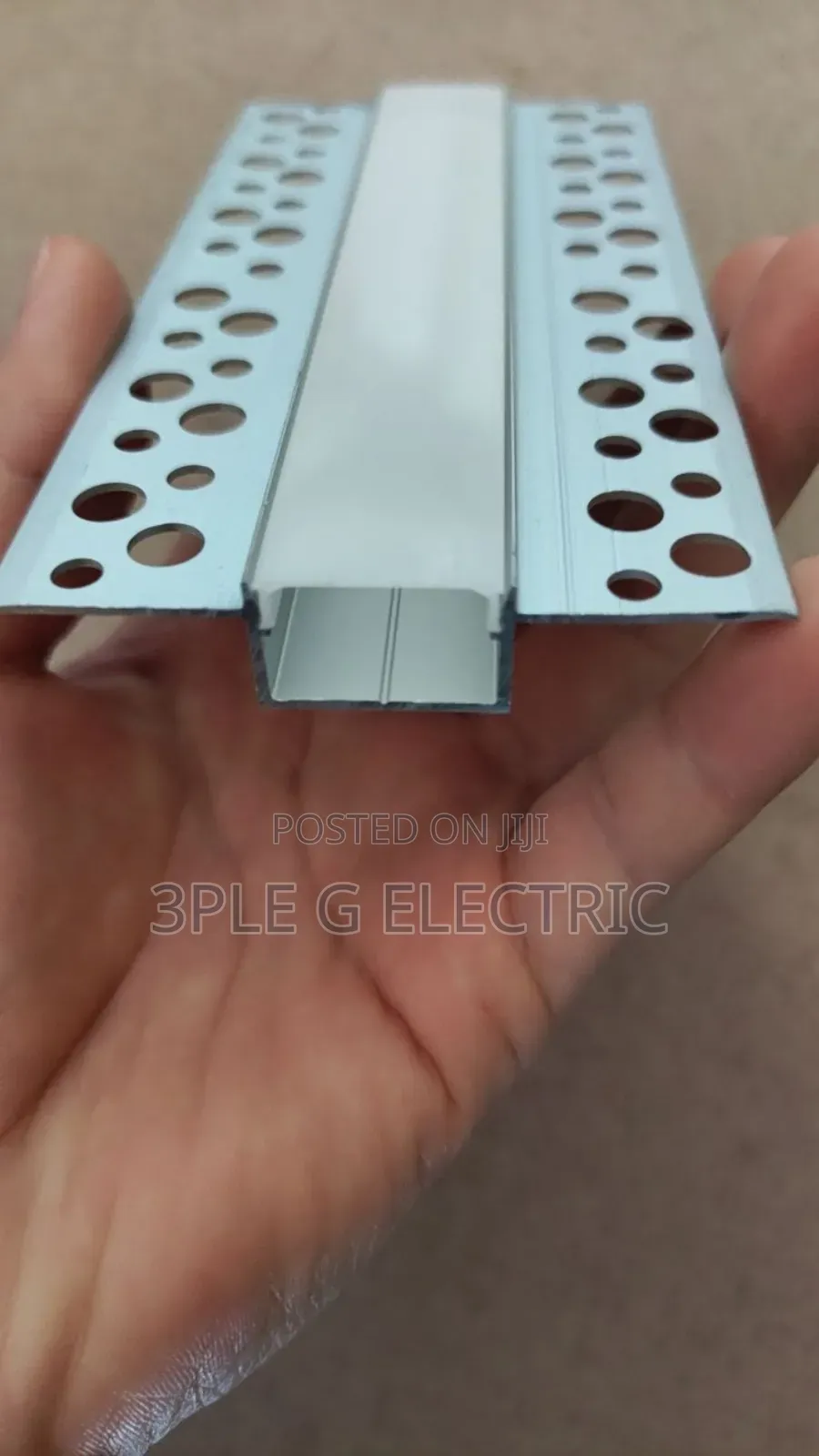 Futuristic Aluminium Profile Rail