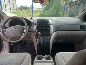 Toyota Sienna LE FWD 2006 Silver