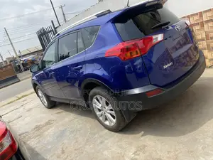 Toyota RAV4 2014 Blue