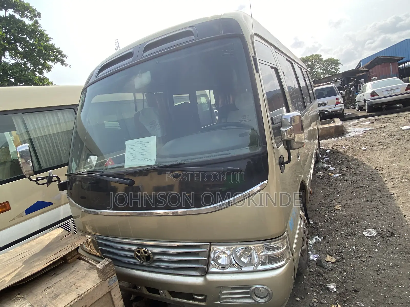 Toyota Coaster 2005 Gold