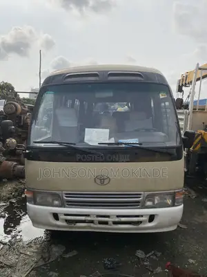 Toyota Coaster 2005 Gold