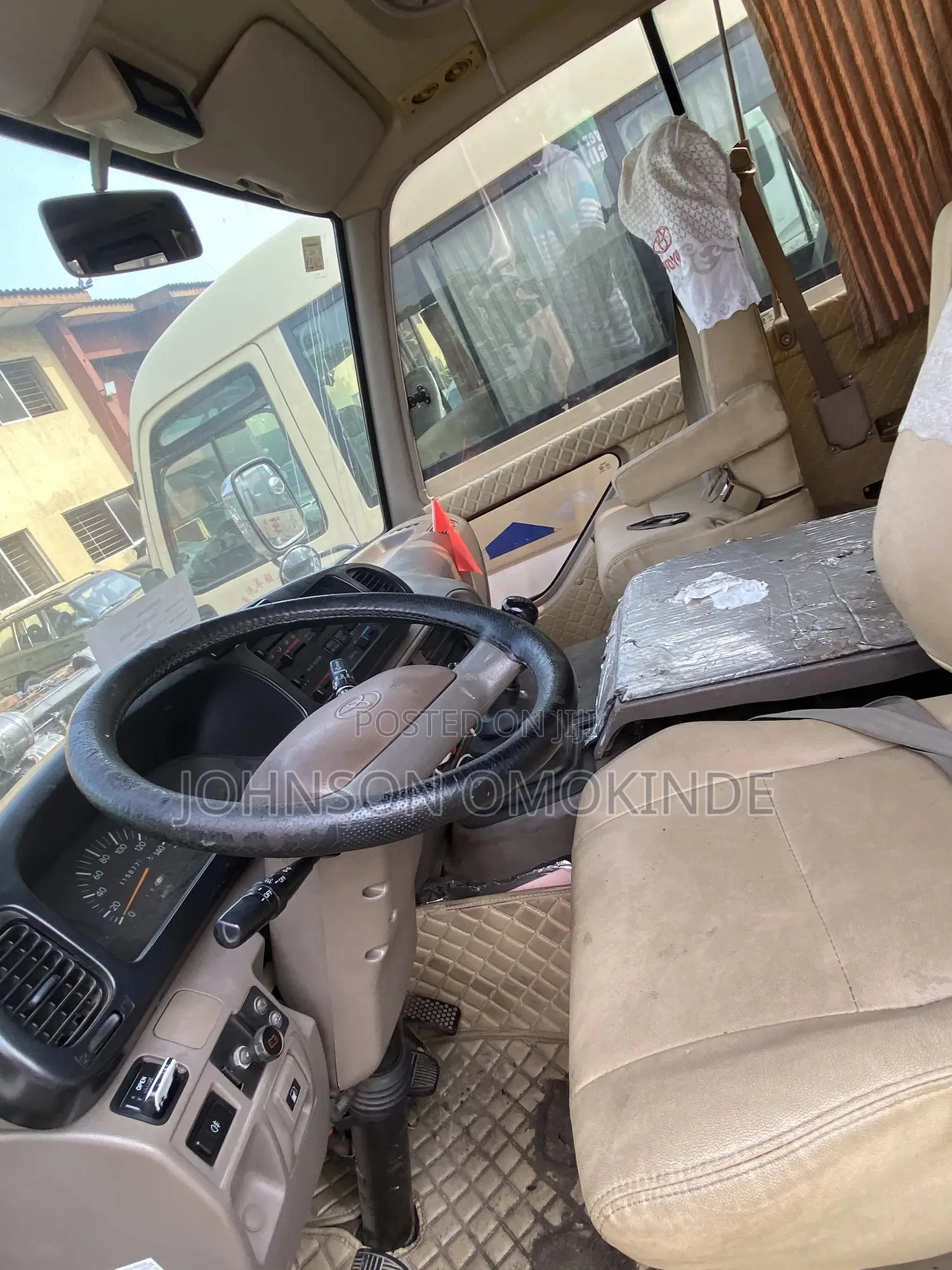 Toyota Coaster 2005 Gold