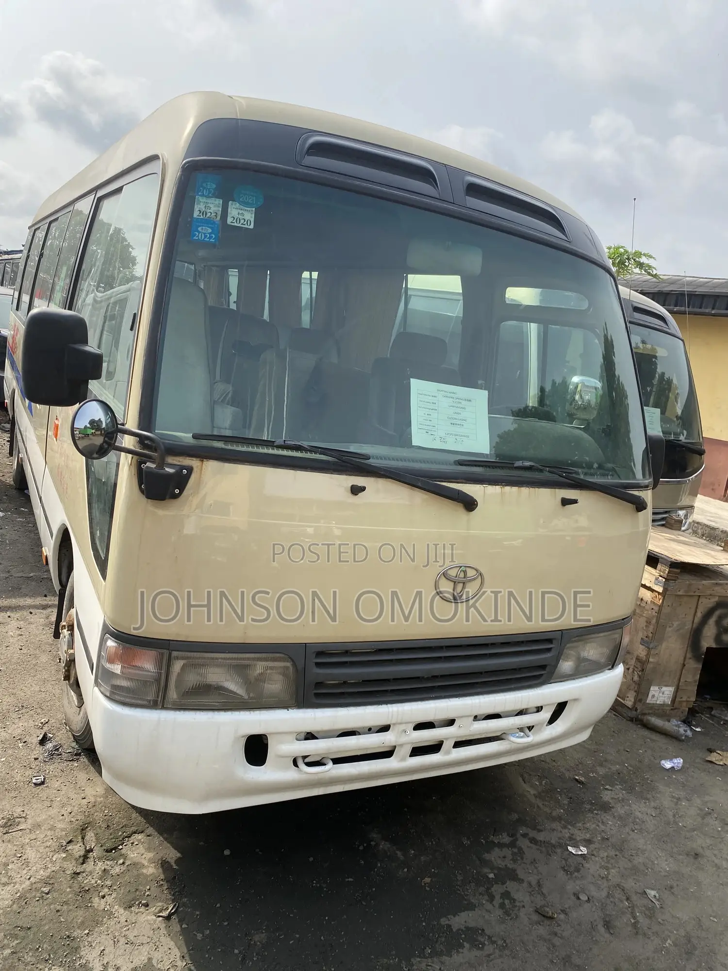 Toyota Coaster 2005 Gold