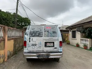 Ford E350 2006 White