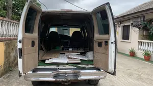 Ford E350 2006 White