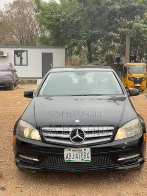 Mercedes-Benz C300 Luxury Sedan RWD (3.0L 6cyl 7A) 2011 Black