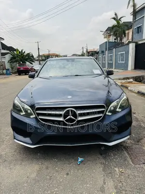 Mercedes-Benz E350 Base 4Matic Sedan AWD (3.5L 6cyl 7A) 2014