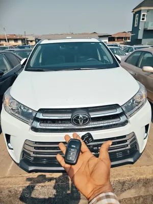 Toyota Highlander Limited Platinum 4x4 V6 (3.5L 6cyl 8A) 2018 White