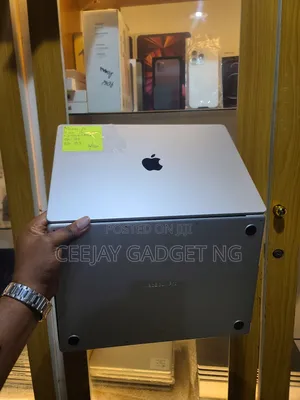 Laptop Apple MacBook Pro 2023 M2 Pro 14-Inch 16GB Apple M2 SSD 512GB