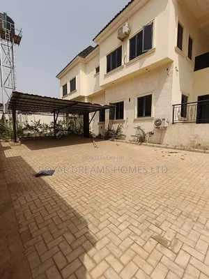 5bdrm Duplex in Karu for sale