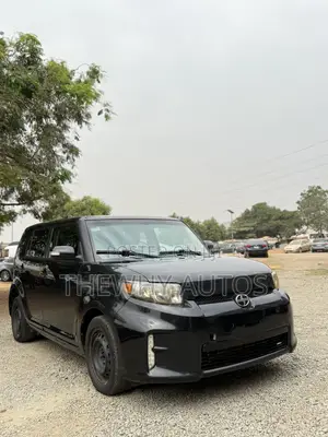 Scion xB Base 2015 Black