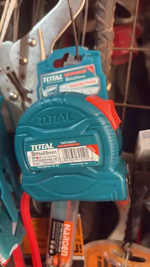 Total 8mx25mm Steel Measuring Tape