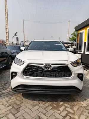 Toyota Highlander XLE AWD 2024 White