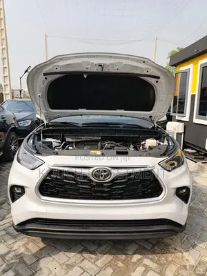 Toyota Highlander XLE AWD 2024 White