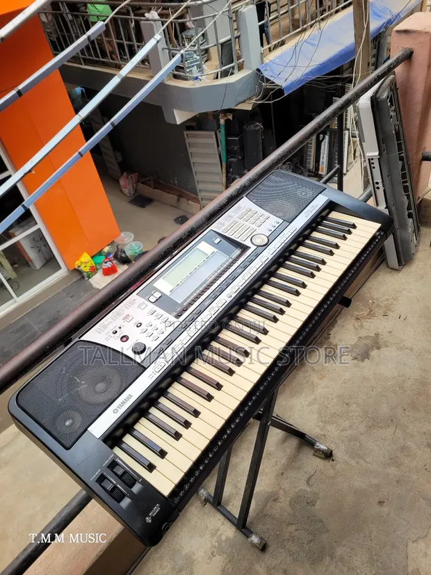 Yamaha Psr-740 Keyboard in Ojo - Musical Instruments & Gear