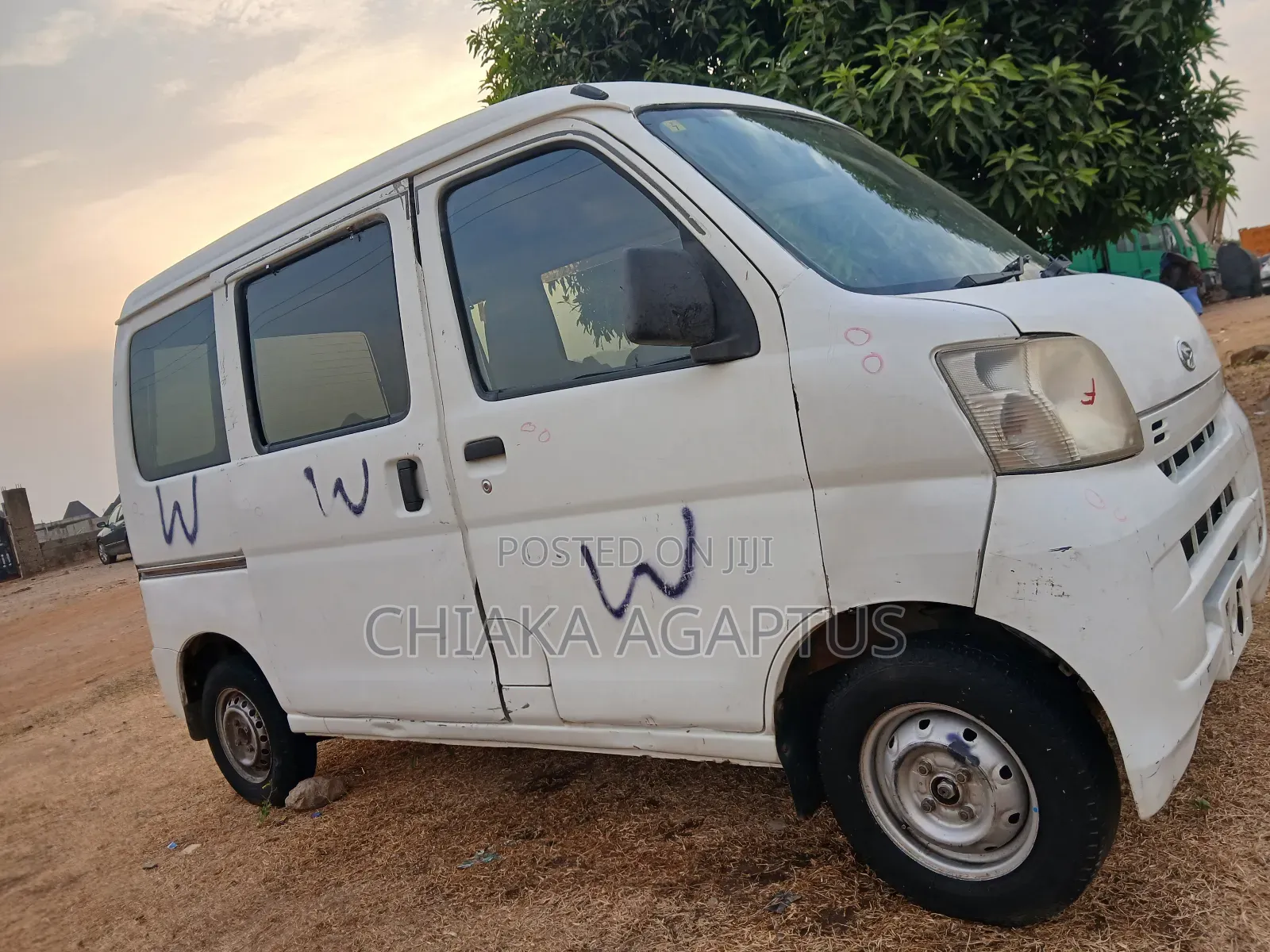 Daihatsu Hijet 2010 White