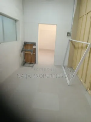30sqm Shop Space at Oniru Market Rd, Lekki Phase 1 Right for Rent
