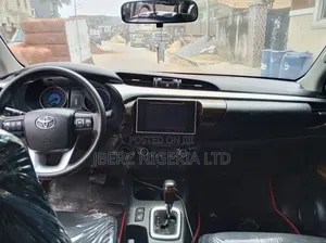 Toyota Hilux 2019 Black