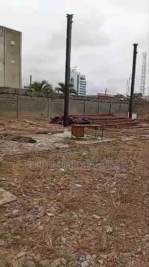 A Vacant Industrial Warehouses Workshop(Demolisheable)