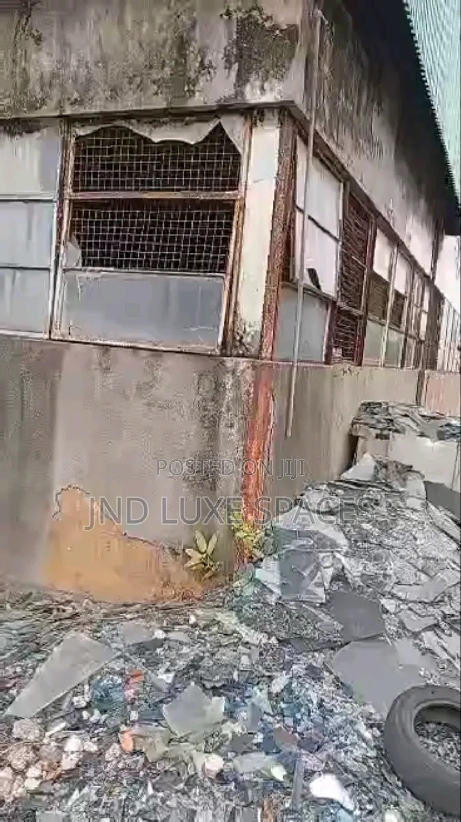 A Vacant Industrial Warehouses Workshop(Demolisheable)