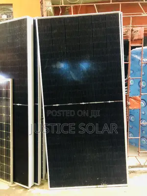 700w Jinko Solar Panel