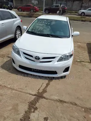 Toyota Corolla 2011 White
