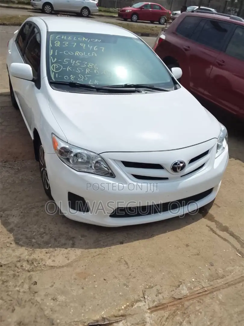 Toyota Corolla 2011 White