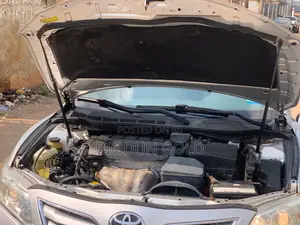 Toyota Camry LE 4dr Sedan (2.5L 4cyl 6A) 2011 Silver
