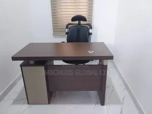 Good Quality Office Table With Chair