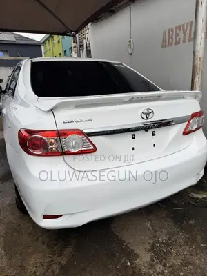Toyota Corolla 2011 White