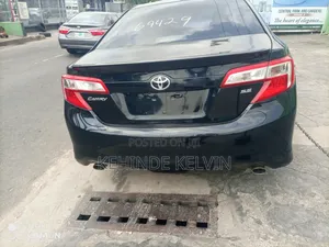 Toyota Camry SE V6 4dr Sedan (3.5L 6cyl 6A) 2013 Gray