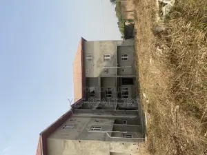 3bdrm Block of Flats in Modomo, Ife for sale