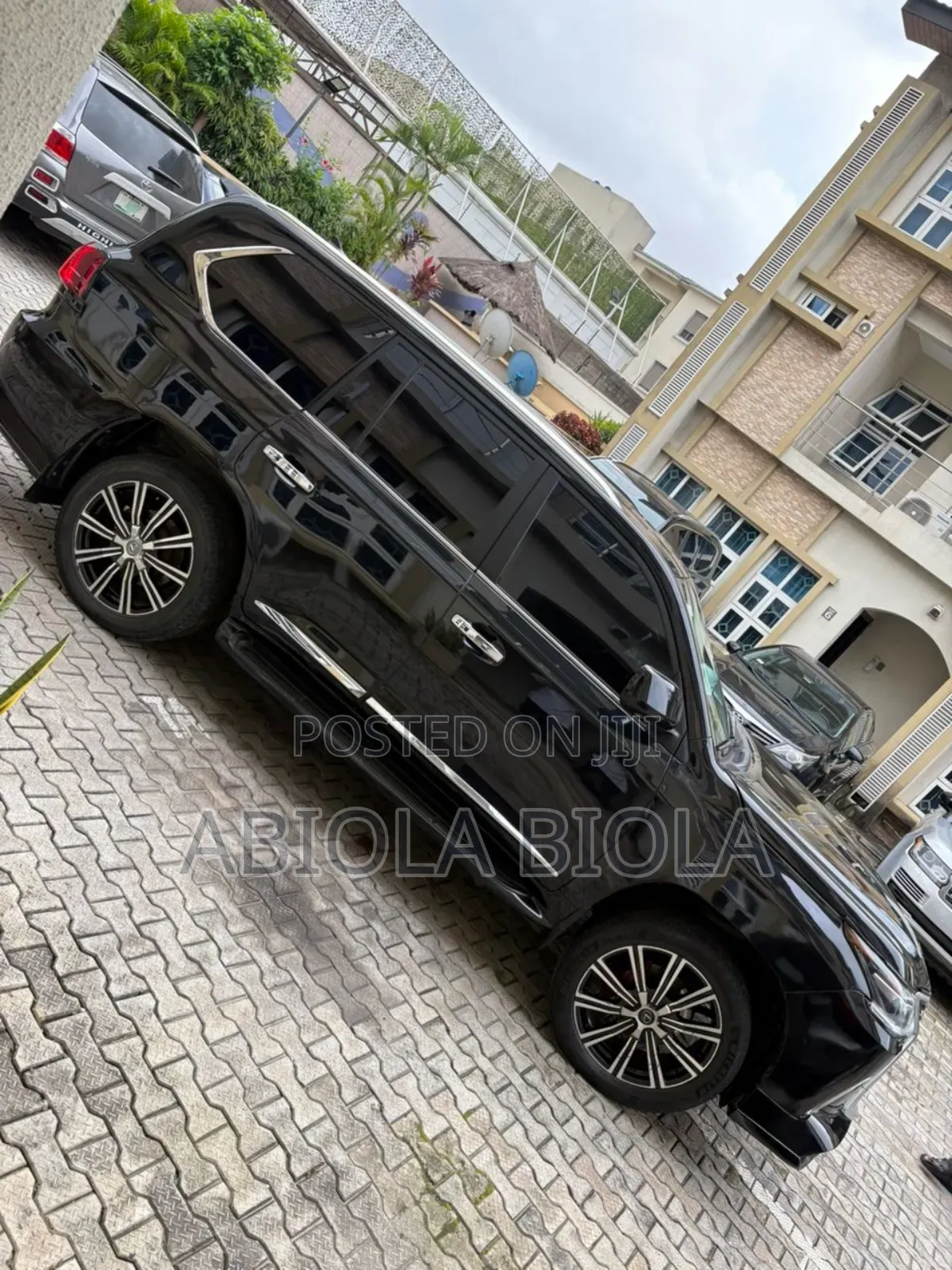 Lexus LX 570 2012 Black