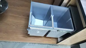 Pull-Out Inbuilt Waste Bin