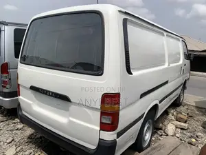 Toyota Grand HiAce 1999 White