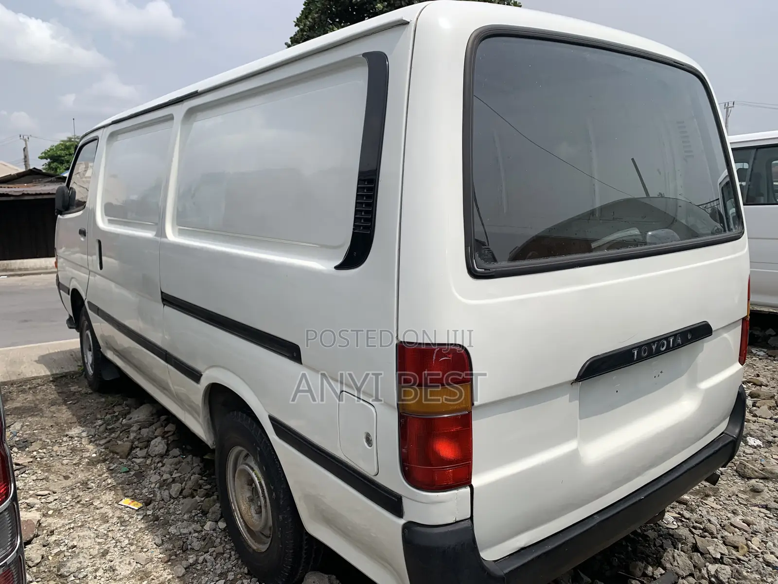 Toyota Grand HiAce 1999 White