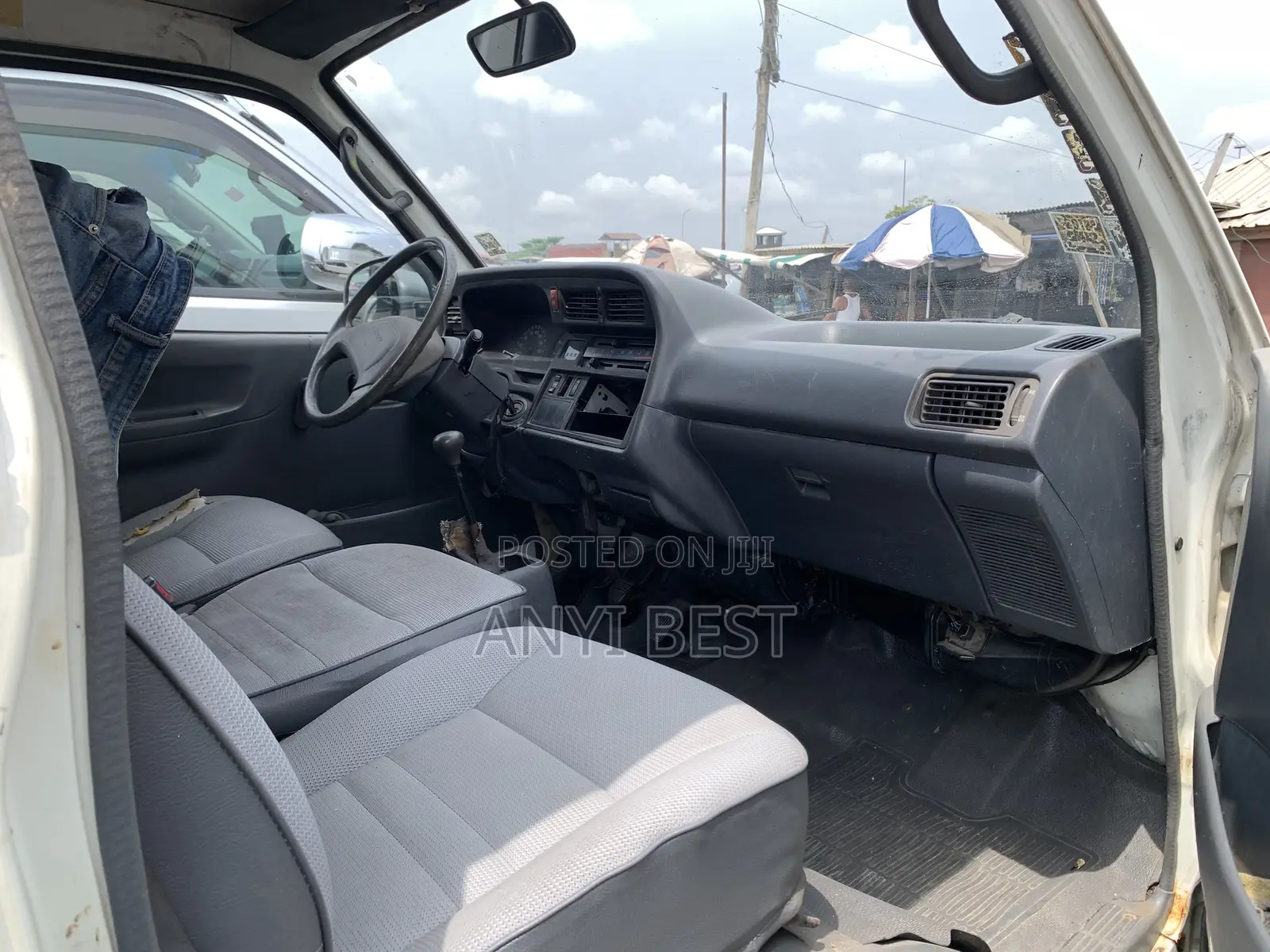 Toyota Grand HiAce 1999 White