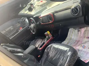 Toyota Tacoma TRD Sport 2018 Gold