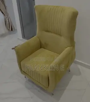 Luxury Velvet Accent Chair – Very Clean