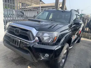 Toyota Tacoma V6 4dr Double Cab 4WD 5.0 ft. SB (4.0L 6cyl 5A) 2015 Black