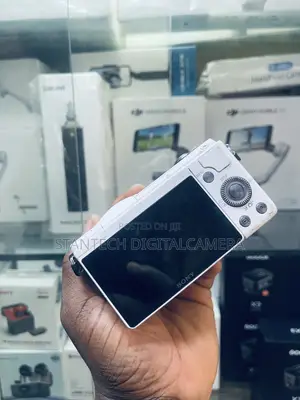 Sony A5000 With 16-50mm Lens