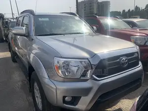 Toyota Tacoma V6 4dr Double Cab 4WD 5.0 ft. SB (4.0L 6cyl 6M) 2015