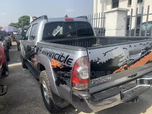Toyota Tacoma V6 4dr Double Cab 4WD 5.0 ft. SB (4.0L 6cyl 6M) 2015