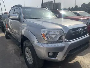 Toyota Tacoma V6 4dr Double Cab 4WD 5.0 ft. SB (4.0L 6cyl 6M) 2015