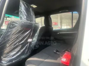 New Toyota Hilux 2025 White