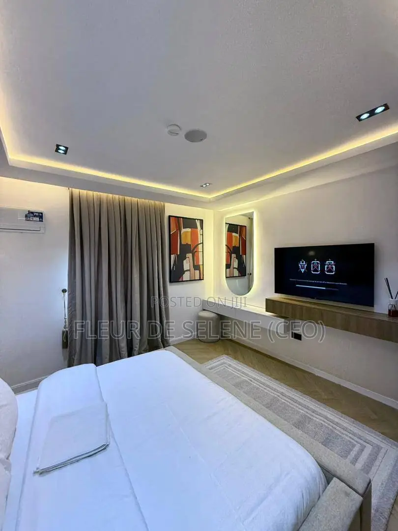 Service Apartment 