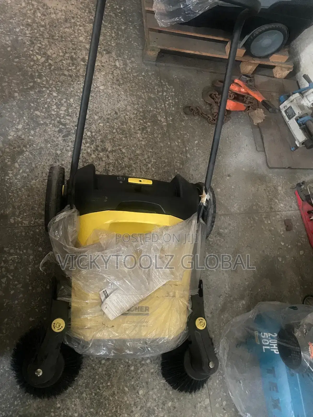 Karcher S 650 Manual Push Sweeper.