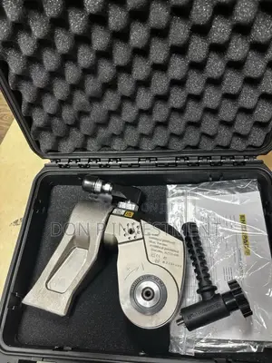 11/2” Enerpac S-Series Square Drive Hydraulic Torque Wrench